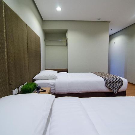 Madison Hotel Phl Iloilo City Ngoại thất bức ảnh