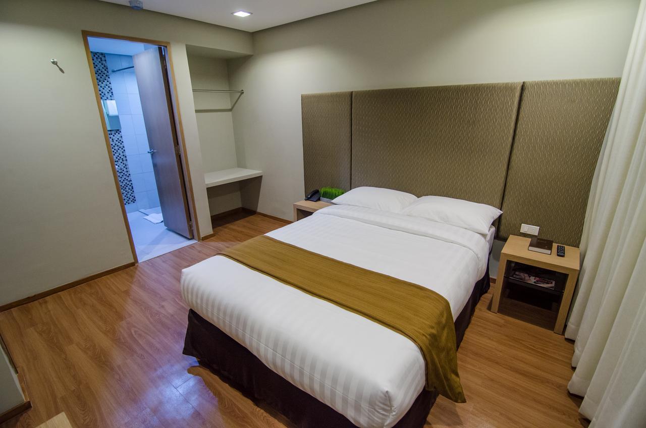 Madison Hotel Phl Iloilo City Ngoại thất bức ảnh