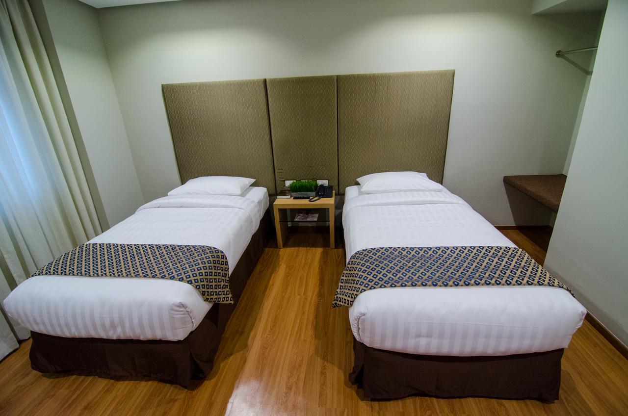 Madison Hotel Phl Iloilo City Ngoại thất bức ảnh