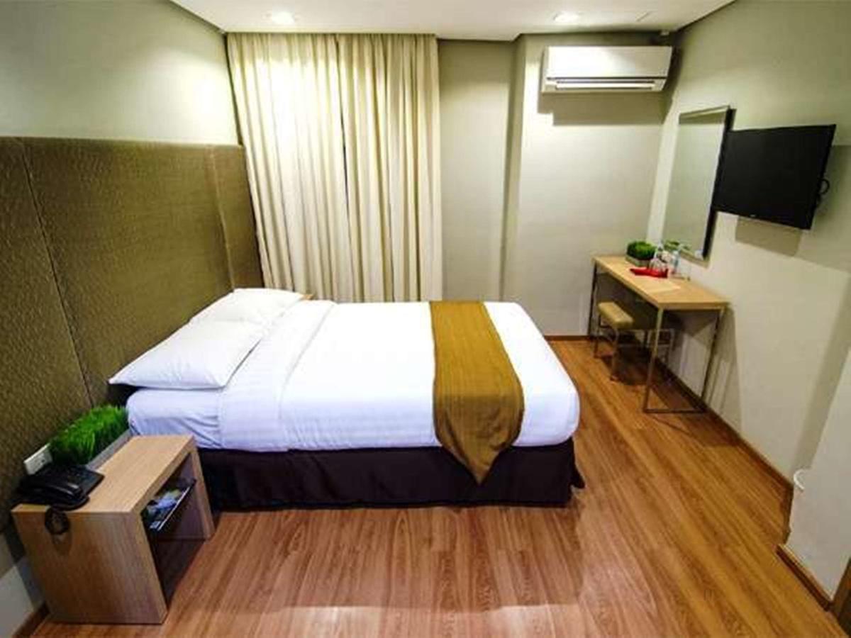 Madison Hotel Phl Iloilo City Ngoại thất bức ảnh