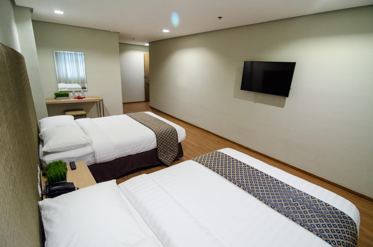 Madison Hotel Phl Iloilo City Ngoại thất bức ảnh