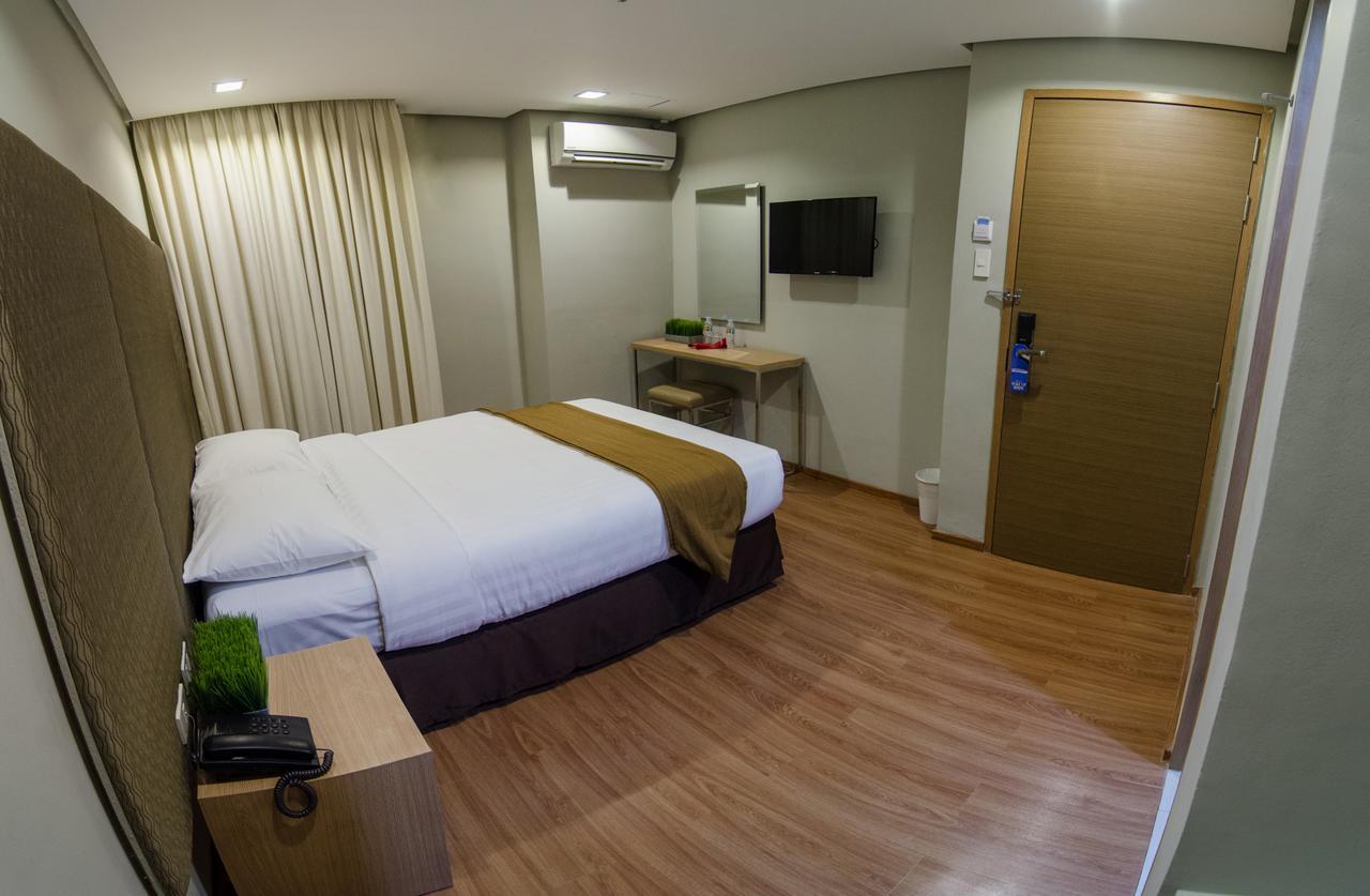 Madison Hotel Phl Iloilo City Ngoại thất bức ảnh