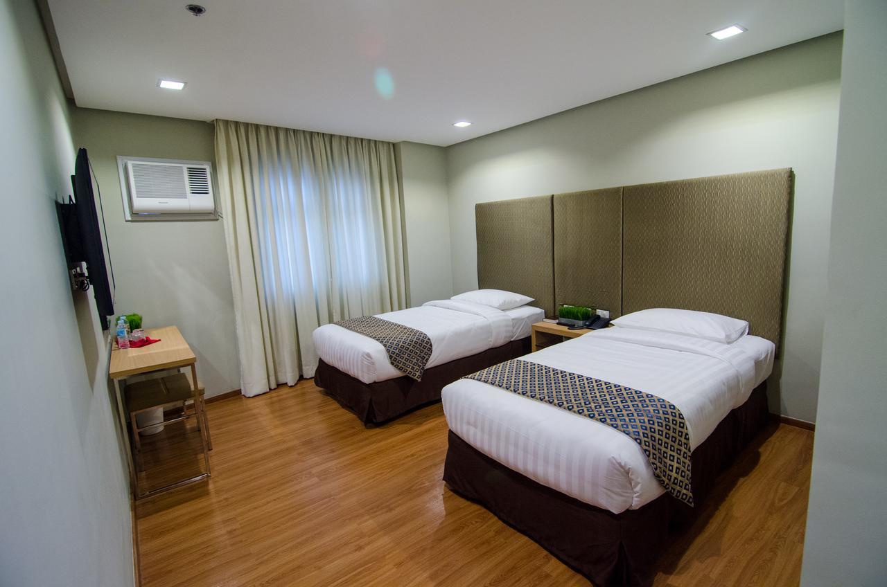 Madison Hotel Phl Iloilo City Ngoại thất bức ảnh