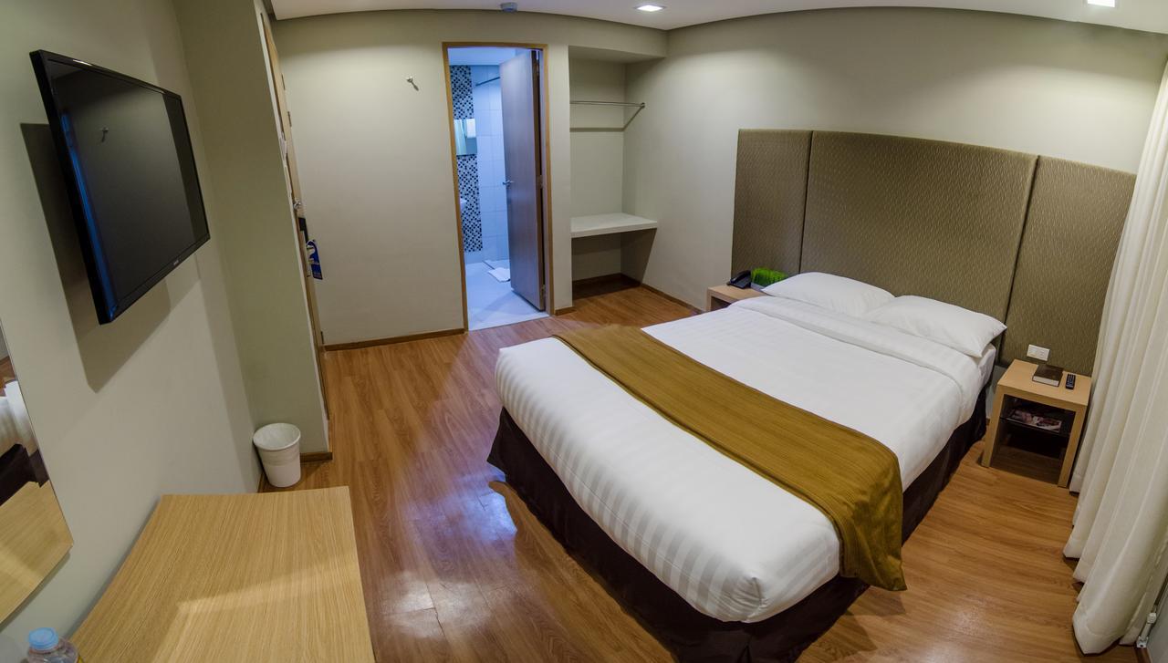 Madison Hotel Phl Iloilo City Ngoại thất bức ảnh